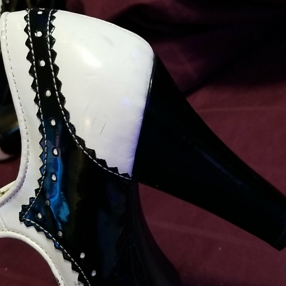 Madden Girl Mary Jane's Pumps - Picture 6 of 8